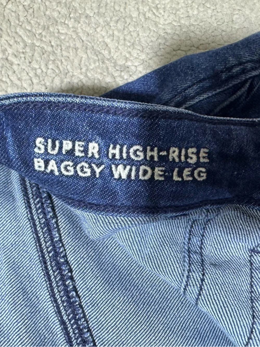American Eagle Jeans Womens 4 Short Super High Rise Baggy Wide Leg Double Button